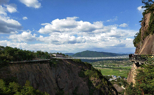 岳阳拓展训练基地平江石牛寨