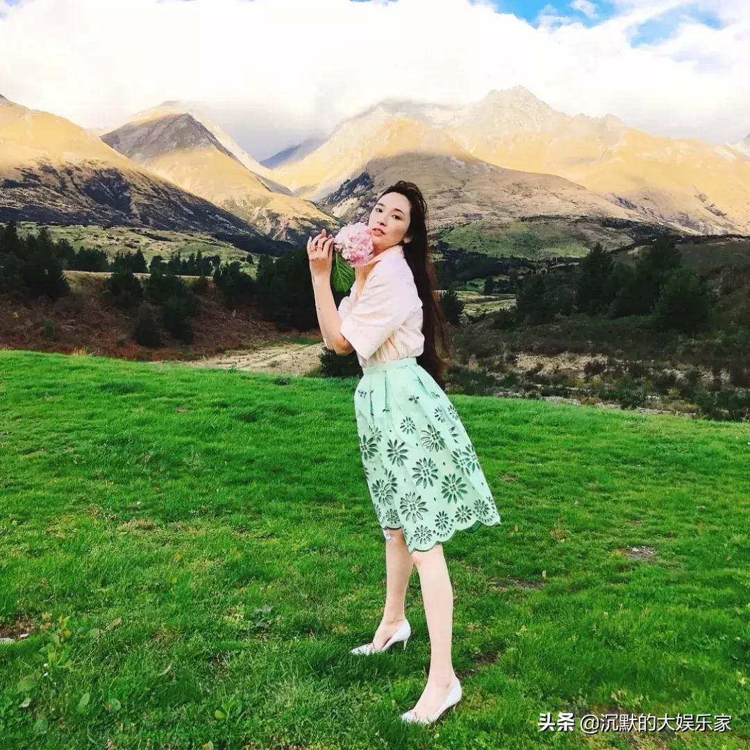 吴佩慈怀孕_吴佩慈孕妇装生活照_吴佩慈纪晓波
