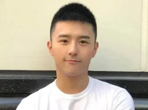 男生不同脸型适合的发型_发型网男士发型_男生脸型与发型选择