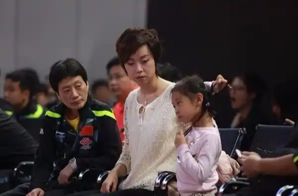 张怡宁老公徐威近照_中国乒乓球大魔王张怡宁_张怡宁乒乓球成就