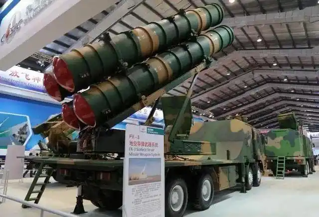 红旗-22导弹现身塞尔维亚阅兵彩排_中国运-20运送军事物资 塞尔维亚防空系统 红旗-22FK-3