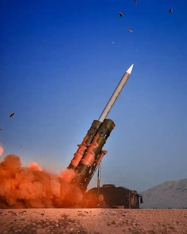 红旗-22导弹现身塞尔维亚阅兵彩排_中国运-20运送军事物资 塞尔维亚防空系统 红旗-22FK-3