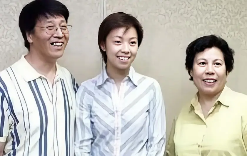 徐威为什么和袁立分手_袁立徐威爱情故事_徐威张怡宁婚姻