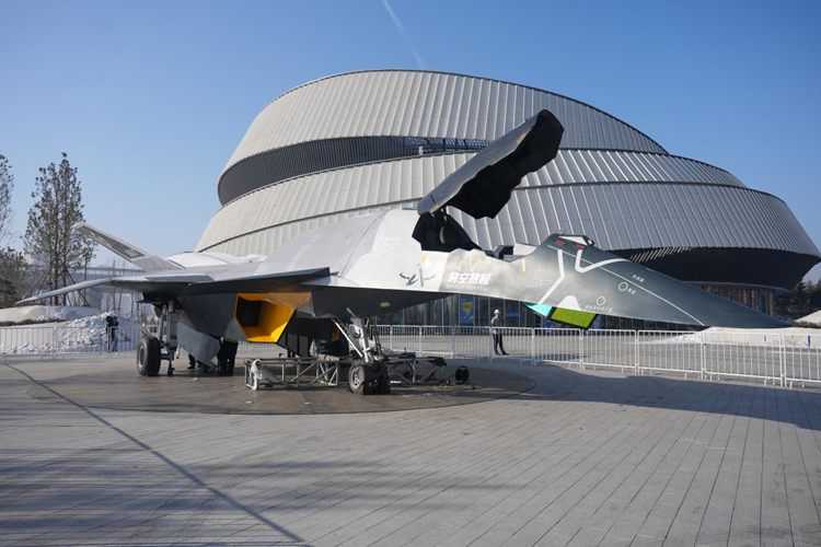白帝空天战机模型正式亮相长春净月