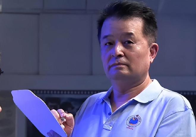 毕福剑女儿毕凌_毕福剑点评智取威虎山_毕福剑跌落