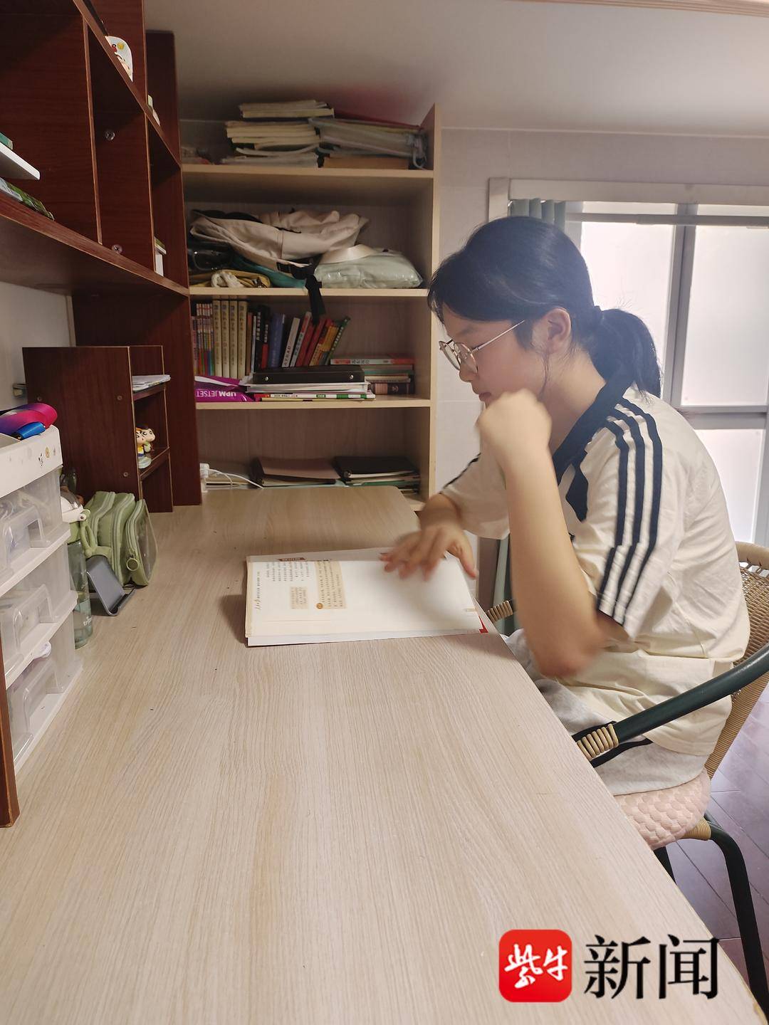 校园新闻写作范文点评_校园爬山虎作文写作技巧_刘紫怡作文观察力培养