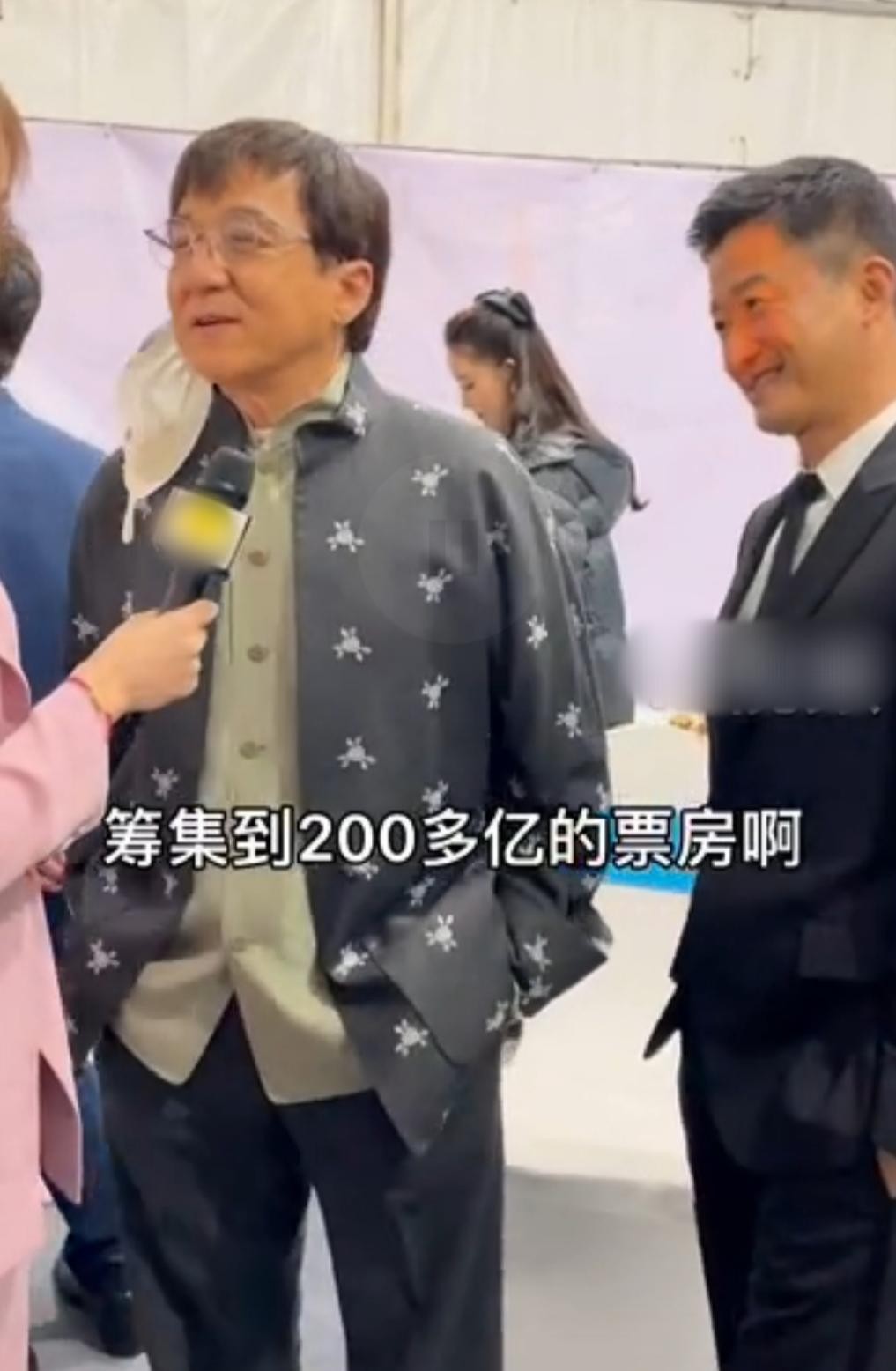 吴京图片大全图片大全_成龙吴京合作新片_吴京票房200亿