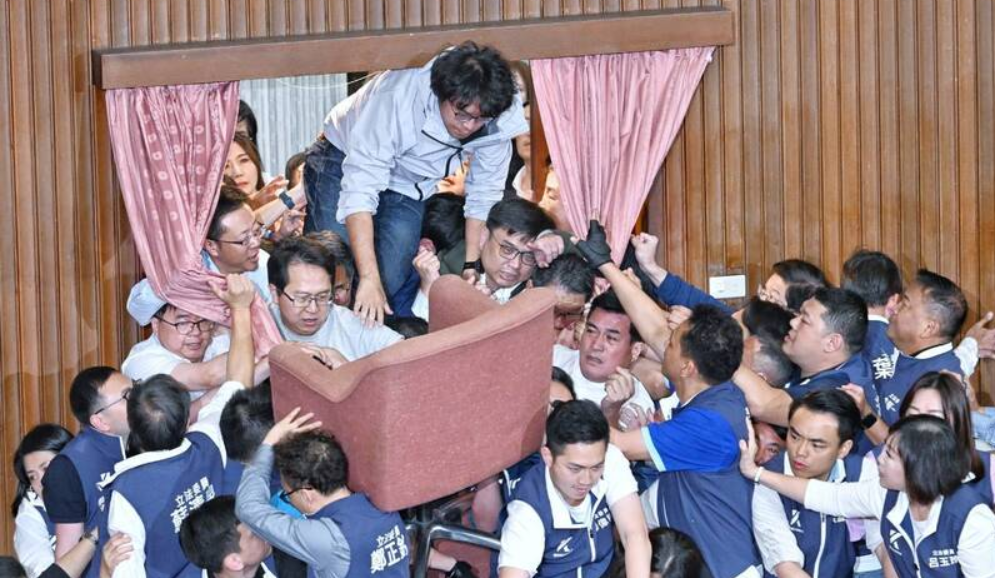 沈伯洋立案侦查_沈伯洋和民进党当局为何都慌了_台独顽固分子名单最新进展