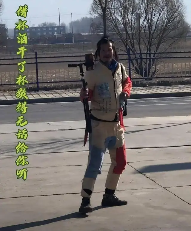 网红夫妻车祸事故_网红小英丈夫酒后撞人逃逸被刑拘_直播带货安全风险