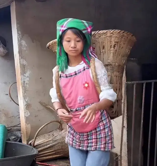 直播带货安全风险_网红夫妻车祸事故_网红小英丈夫酒后撞人逃逸被刑拘