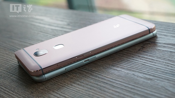 乐视超级手机2 评测_乐视手机玩游戏竖屏怎么办_魅蓝Note3 对比