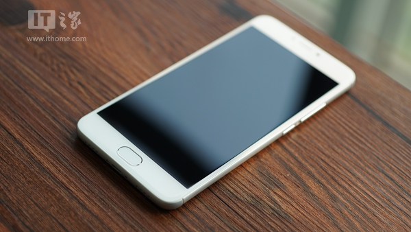 乐视超级手机2 评测_魅蓝Note3 对比_乐视手机玩游戏竖屏怎么办