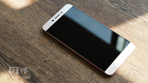 乐视超级手机2 评测_乐视手机玩游戏竖屏怎么办_魅蓝Note3 对比