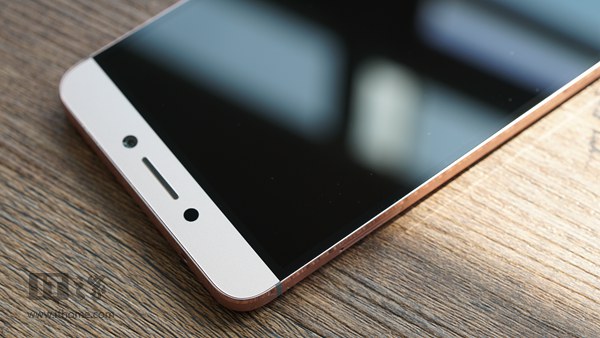 乐视手机玩游戏竖屏怎么办_乐视超级手机2 评测_魅蓝Note3 对比