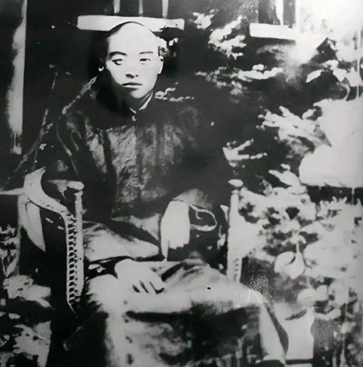 杨靖宇之孙拿出一块“传家宝”_杨靖宇将军本名马尚德 东北抗联化名 寻亲故事