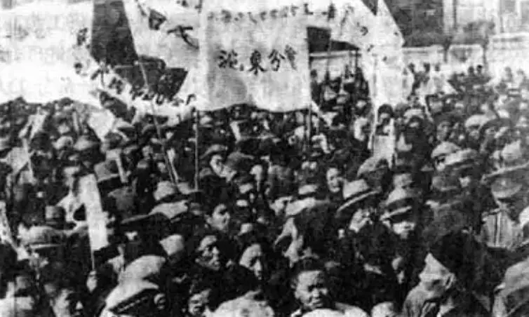 杨靖宇之孙拿出一块“传家宝”_马从云马锦云与杨靖宇纪念馆_寻找杨靖宇后人
