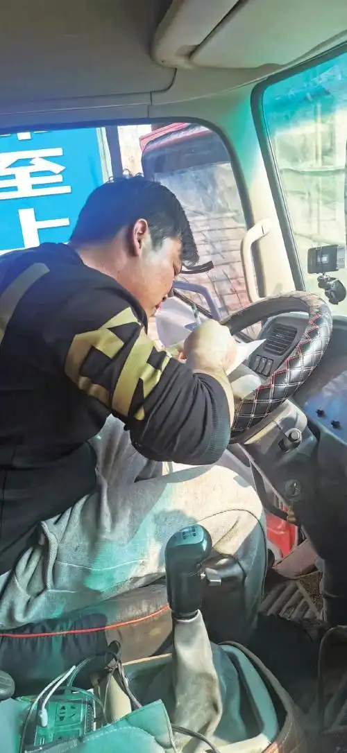 货车司机，在路上