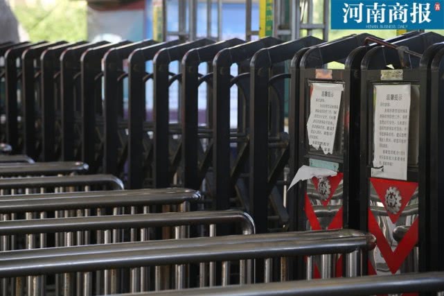 实拍郑州世纪欢乐园的最后一天：过山车、摩天轮、金字塔…满眼尽是回忆