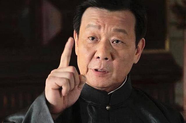 寇家瑞39岁颜值出众_寇世勋父子合照_寇家瑞帅气