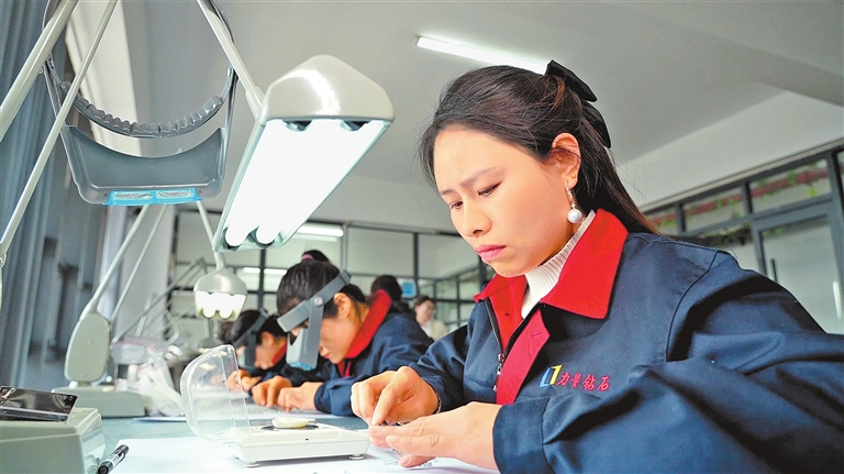 畅卖全球 河南有一套丨这里有一颗钻石璀璨夺目