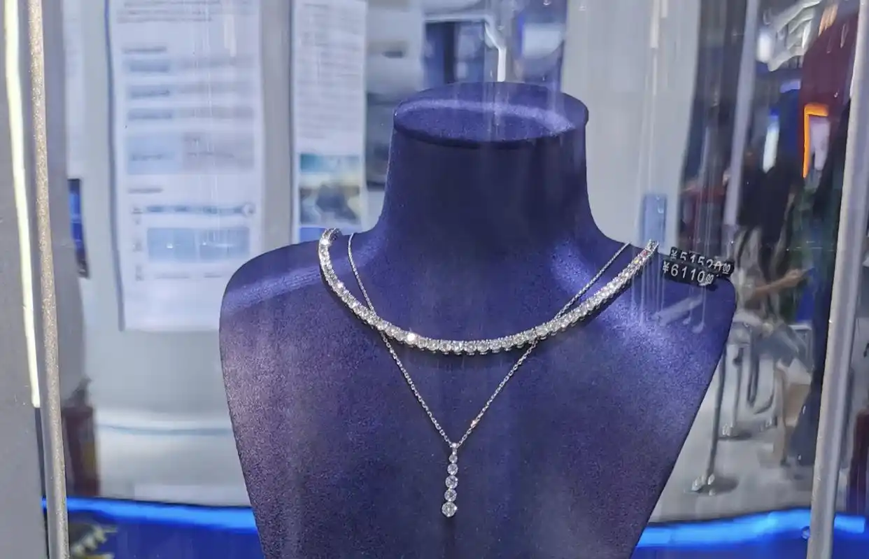 河南培育出156.47克拉钻石 全球最大_力量钻石邵增明_培育钻石河南产业