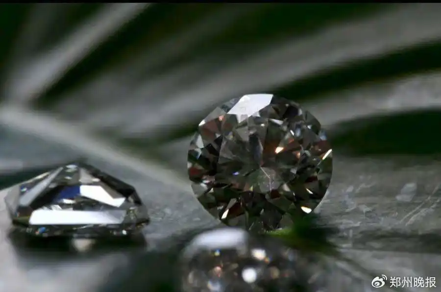 河南培育出156.47克拉钻石 全球最大_郑州高新区超硬材料_郑州金刚石产业