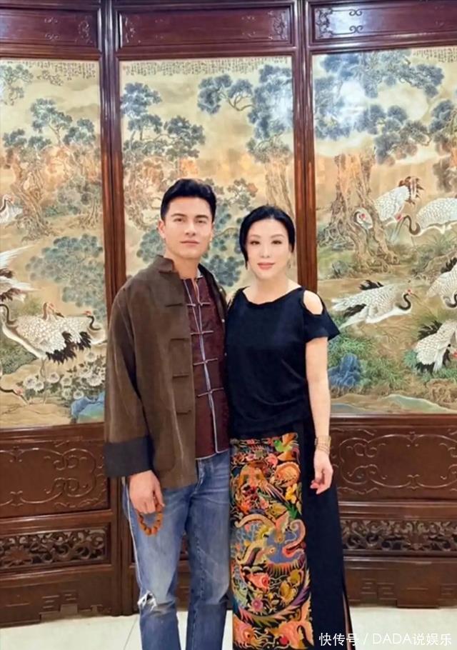 吕良伟杨小娟保养秘籍_冻龄夫妻保养方法_吕良伟老婆杨小娟年龄