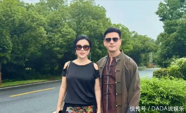 冻龄夫妻保养方法_吕良伟老婆杨小娟年龄_吕良伟杨小娟保养秘籍