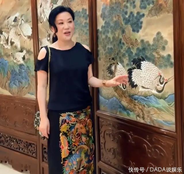 吕良伟杨小娟保养秘籍_冻龄夫妻保养方法_吕良伟老婆杨小娟年龄