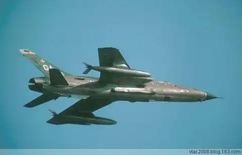 轰炸机战争_军用飞机发展史_一机多用飞机类型