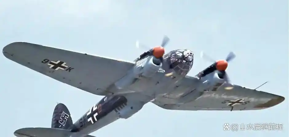 二战备胎轰炸机_轰炸机战争_B-32统治者轰炸机