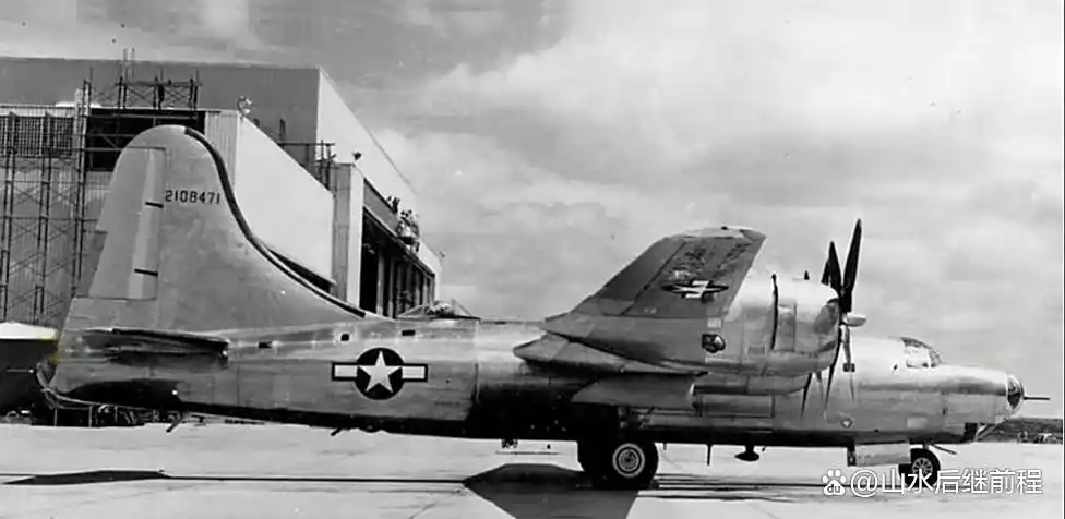 轰炸机战争_二战备胎轰炸机_B-32统治者轰炸机