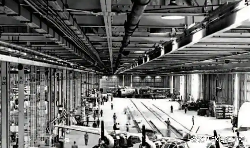 轰炸机战争_二战备胎轰炸机_B-32统治者轰炸机