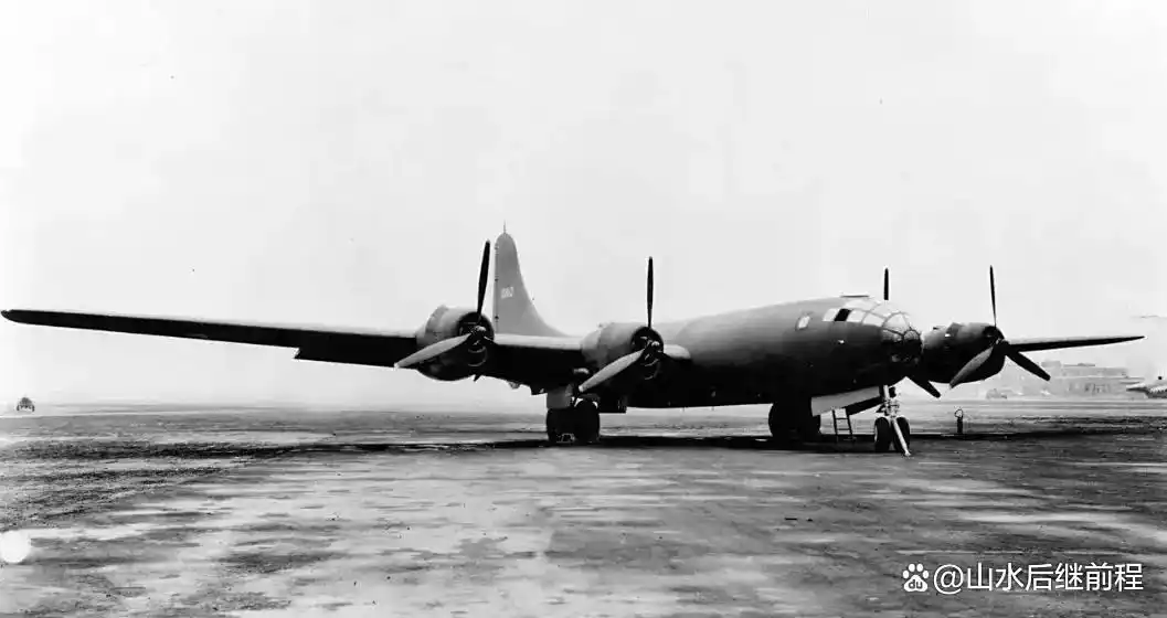 二战备胎轰炸机_轰炸机战争_B-32统治者轰炸机