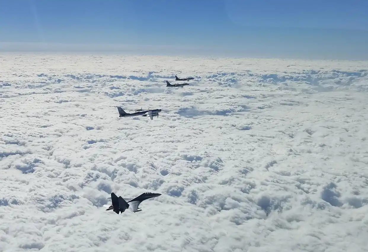 中俄第9次联合空中战略巡航 专家：轰-6N首次参加巡航