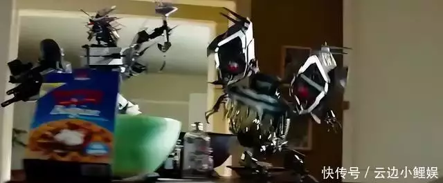 变形金刚2电影完整版_变形金刚2 迈克尔贝 导演 色彩搭配 视觉效果 剧情概述 堕落者 太阳神钥 勇气 友谊 象征 摄影风格