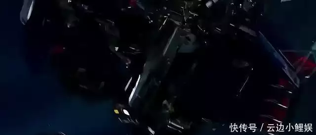 变形金刚2 迈克尔贝 导演 色彩搭配 视觉效果 剧情概述 堕落者 太阳神钥 勇气 友谊 象征 摄影风格_变形金刚2电影完整版