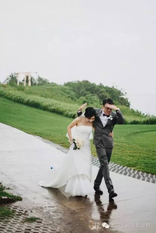 婚纱照旅拍攻略_婚纱照抓拍瞬间_浪漫婚纱图片