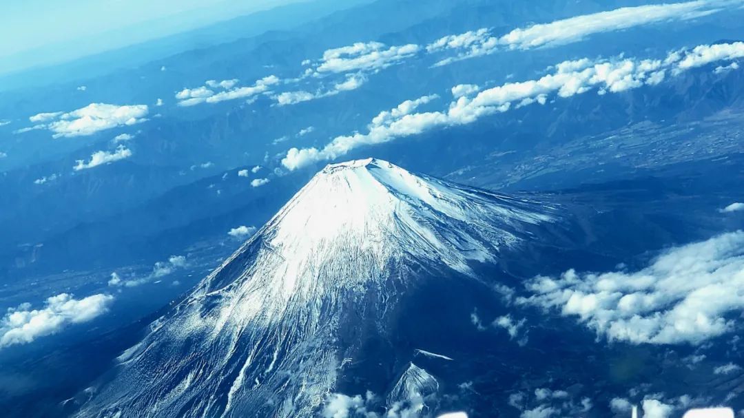 日本火山喷发 大量火山灰沉降_汤加火山喷发威力有多大_火山喷发导致汤加通讯中断