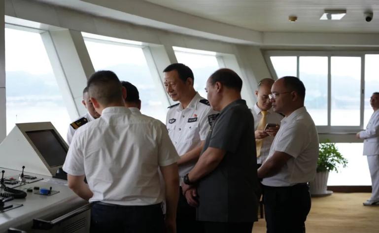 思想之光照亮法治航程_深入学习贯彻习近平法治思想 三峡水域安全保障 点亮法治之光守护三峡安宁