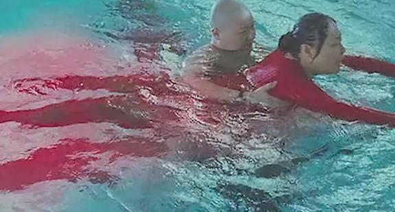 《姨妈的后现代生活》：理想与现实，都敌不过最后的孤独