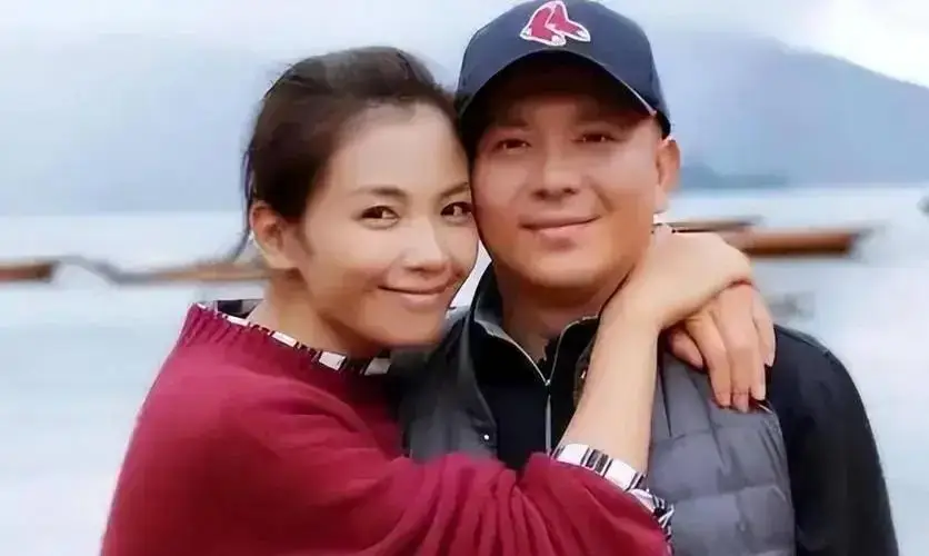 王艳 丈夫 王志才 婆婆 清朝习俗 豪门生活 困境 王鸿钦 教育问题 复出 演艺圈_王志才比王艳大多少