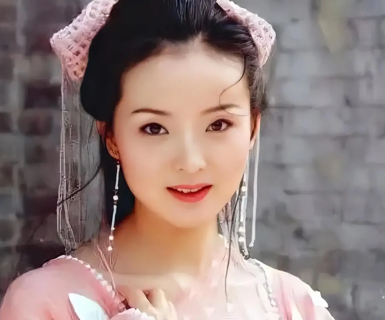 王艳 丈夫 王志才 婆婆 清朝习俗 豪门生活 困境 王鸿钦 教育问题 复出 演艺圈_王志才比王艳大多少