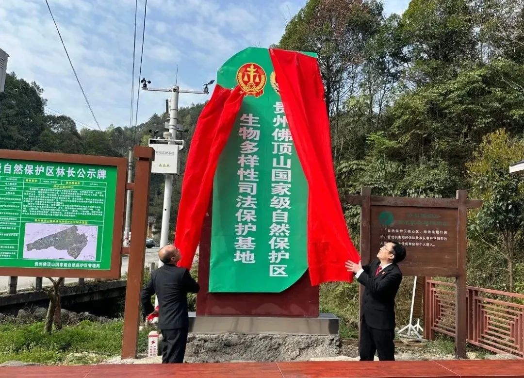 福建一中学强制女生剪“斜面短发”_福建龙岩中学强制剪短发 学生头发规定 学校要求_福建龙岩教育局回应学生剪短发问题 学校仪容仪表要求