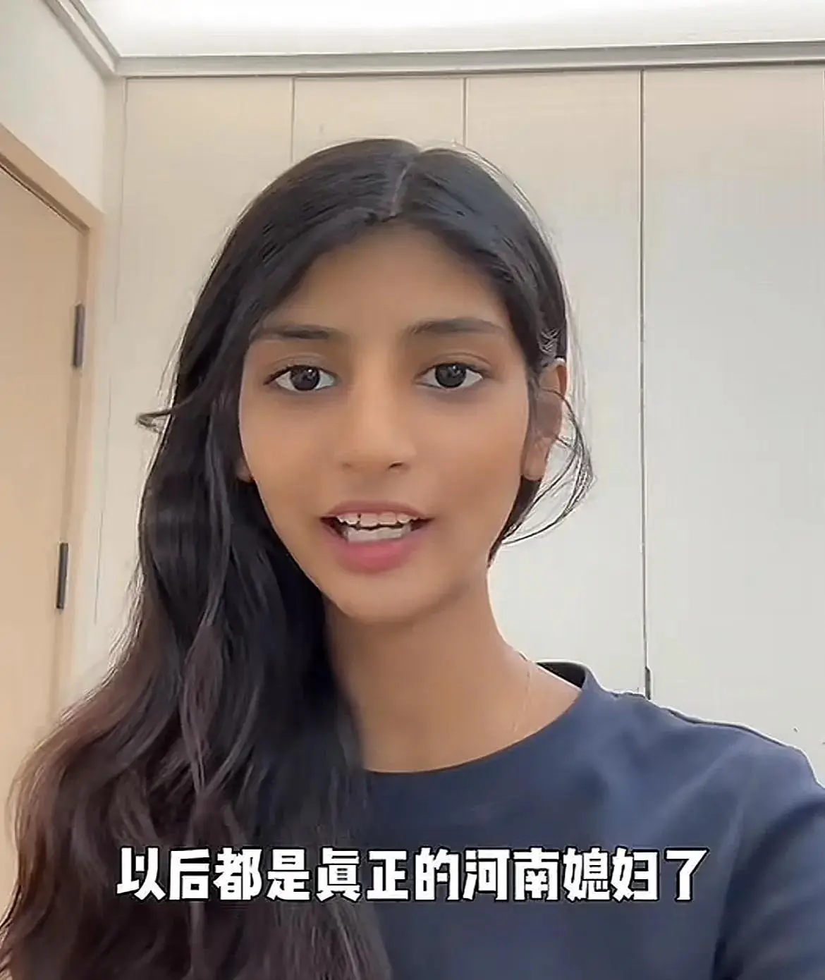 网红“小黑妮”结婚带货 直播间被封_百万网红小黑妮 摄影师男友 婚礼喜讯
