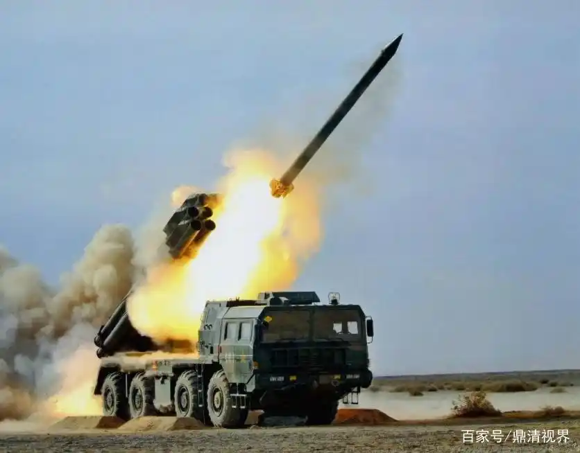 美国援助乌克兰海马斯火箭系统_俄军火箭炮轰击100公里外乌军阵地_俄乌冲突100天