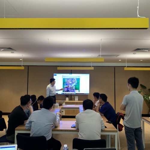 专业灭鼠服务_粘鼠板脚印_家里有老鼠怎么办能除根