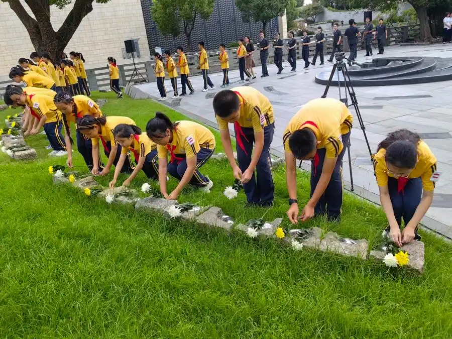 上海淞沪抗战纪念馆_铭记历史勿忘九一八_吾辈自强 勿忘九一八！