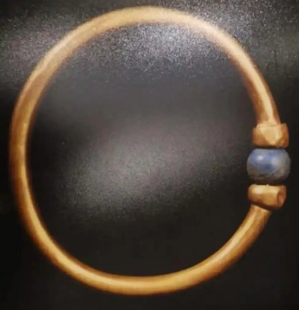 3000年历史的法老金手镯失踪，文物修复实验室人员被控制，埃及海关展开严查