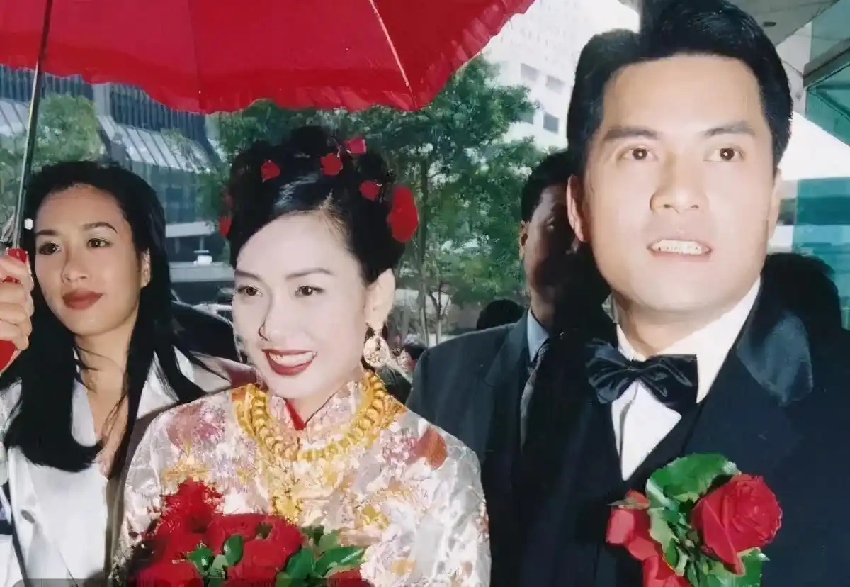 吕良伟演艺生涯经历_吕良伟三个老婆图片_吕良伟上海滩丁力不老男神